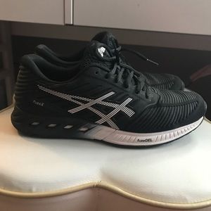 Asics Sneakers